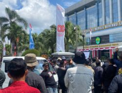 Kantor Gubernur Kaltim Digeruduk Tenaga Honorer