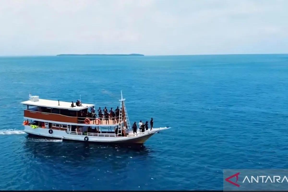 ekspedisi wisata Pulau Miang, wisata Kutai Timur, kapal pinisi Manggala Derya, HUT Kutai Timur, wisata bahari Kutim