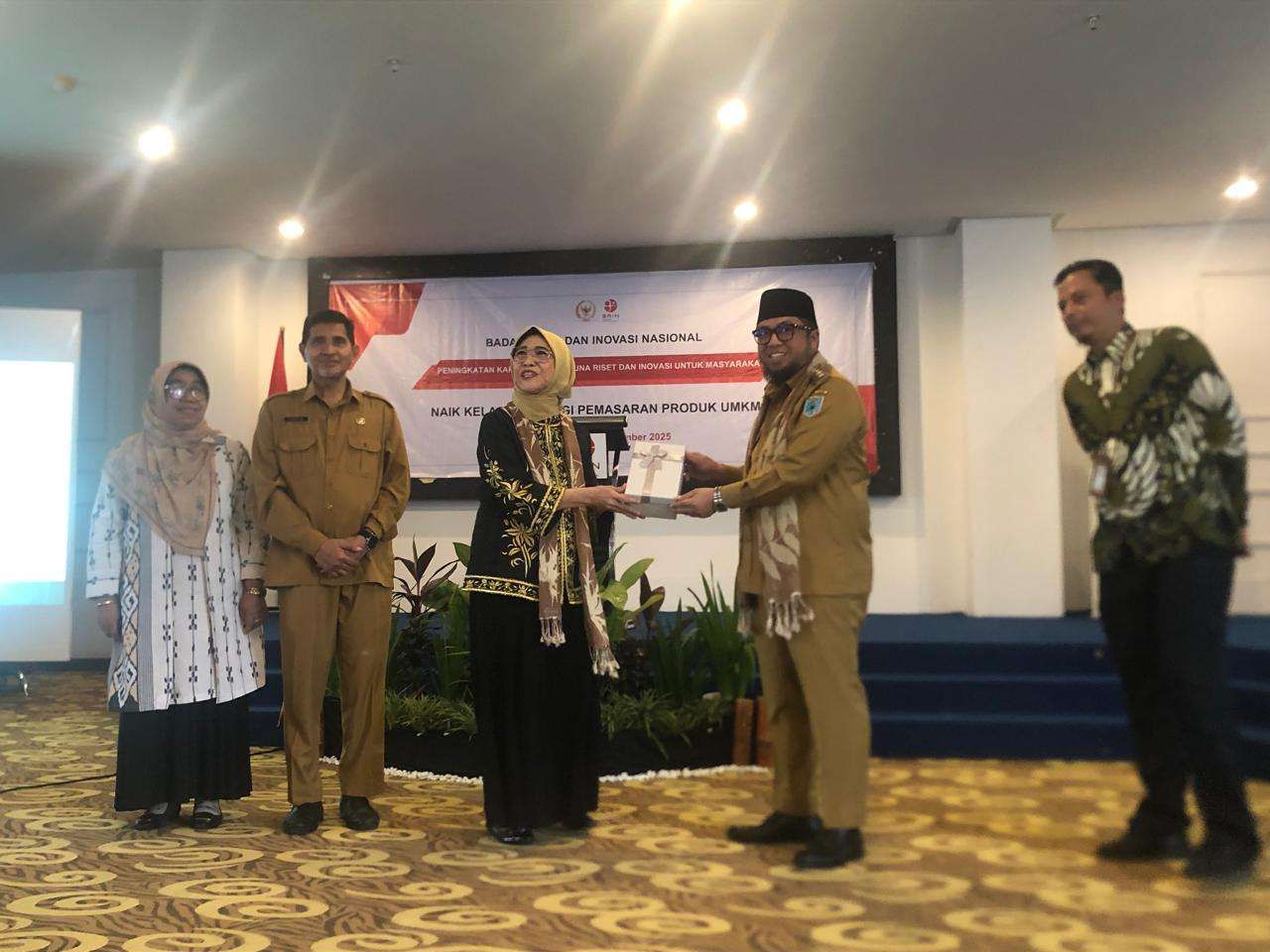 UMKM Paser, Hetifah Sjaifudian, BRIN, Strategi pemasaran UMKM, Naik kelas UMKM, Paser TUNTAS