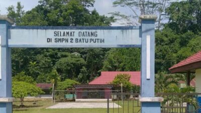 Ruang Kelas Terbatas dan Drainase Bermasalah, Frans Lewi Minta Dinas Terkait Bertindak