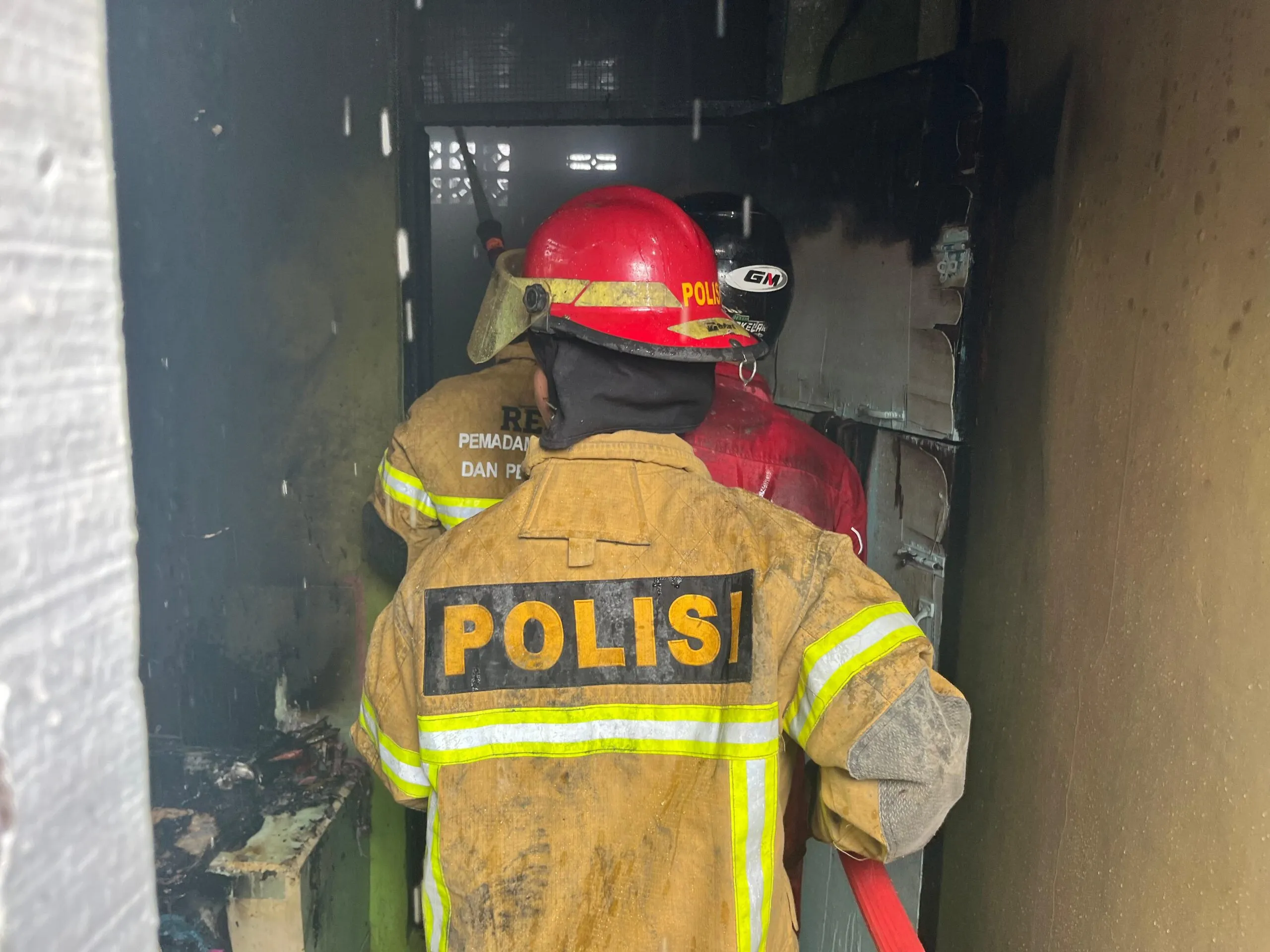 Kebakaran Balikpapan Barat, Respons Cepat Polda Kaltim Berhasil Cegah Api Meluas