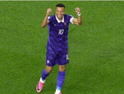 Prancis Hajar Swedia 3-0, Mbappe Cetak Dua Gol Samai Rekor Messi