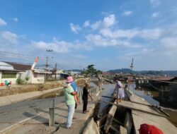 Jalan Margasari Akhirnya Amblas Sedalam 2 Meter
