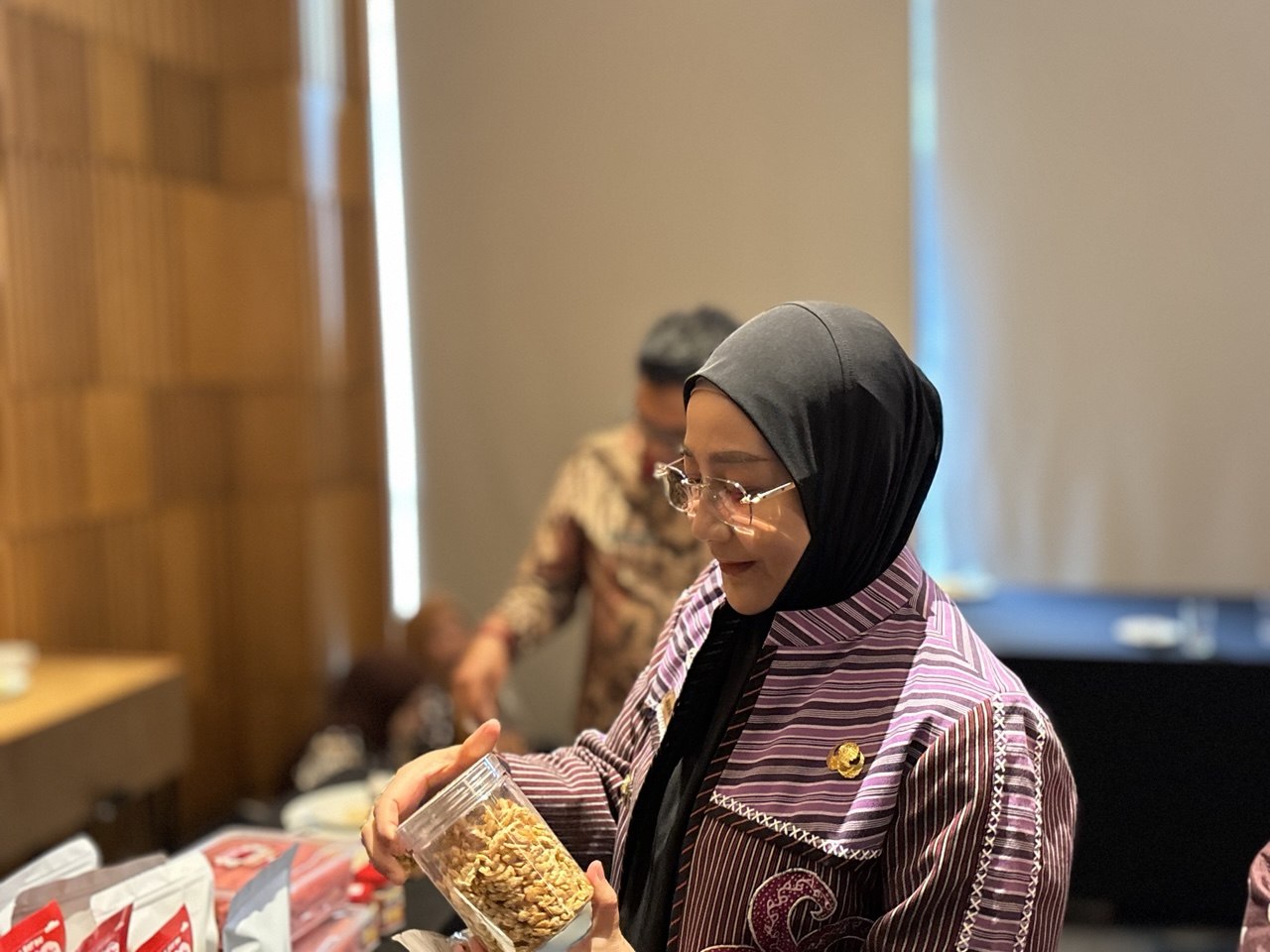 Sri Juniarsih Minta Camat dan Kepala Kampung Lebih Gesit Kembangkan Potensi Lokal